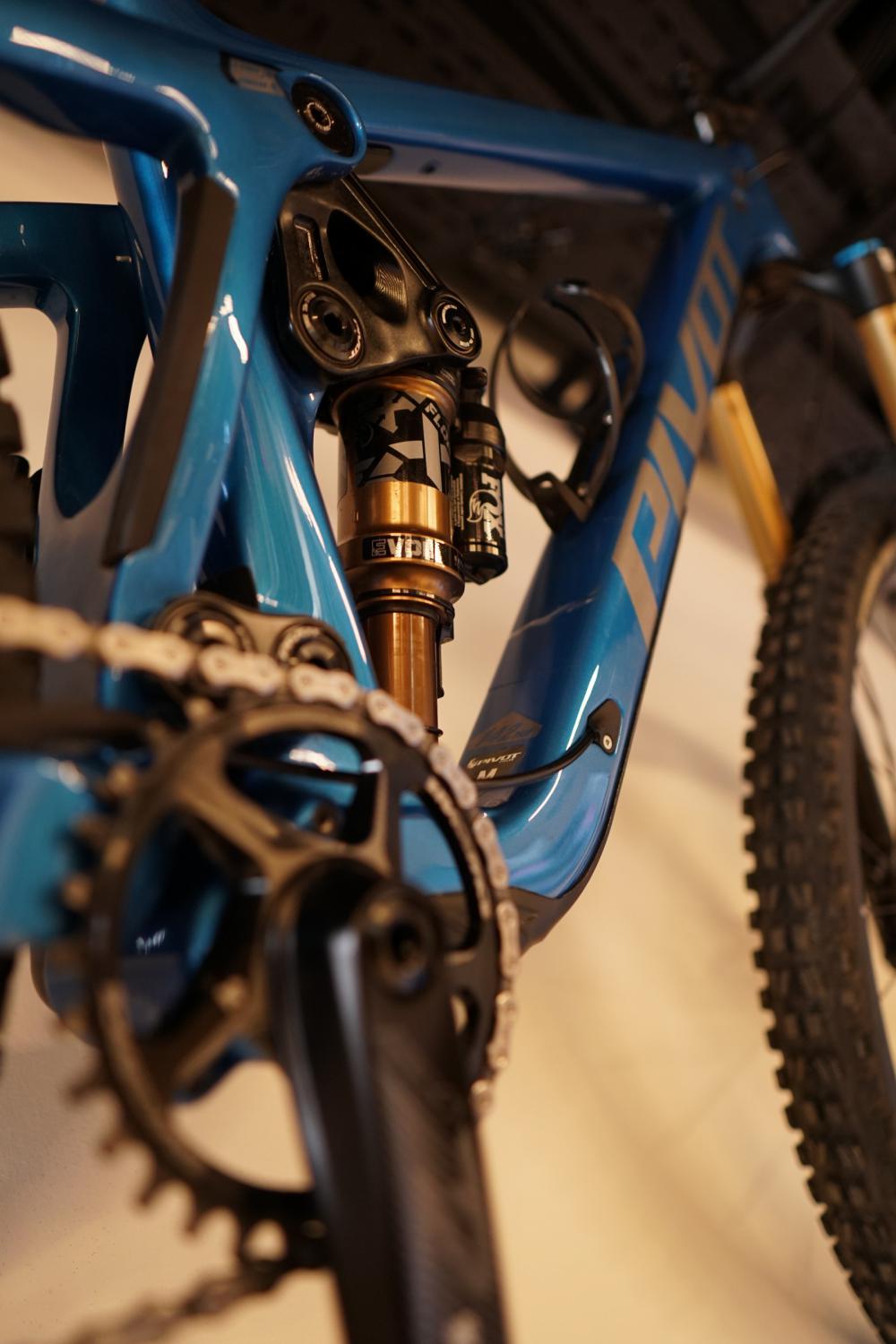 TEST Pivot Switchblade PRO XT/XTR 2023 2 TEST Pivot Switchblade PRO XT/XTR 2023 - Slika 2